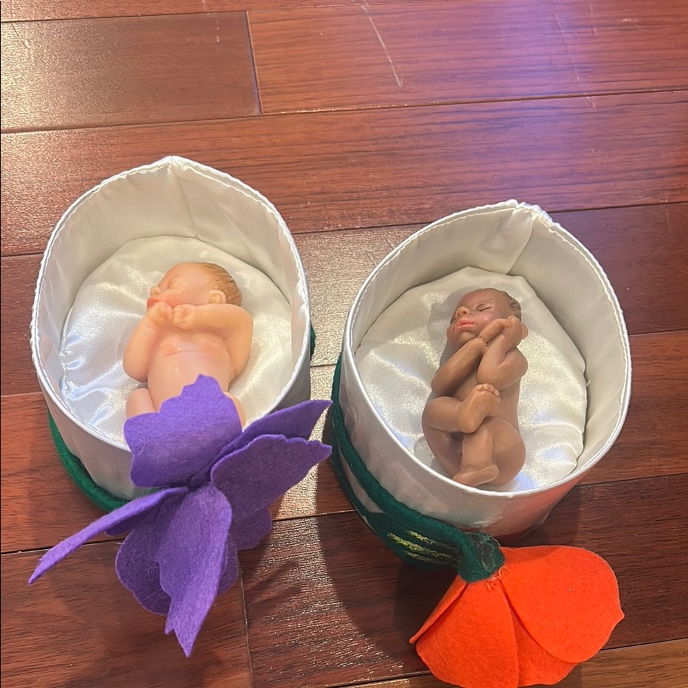 2 Pat Moulton resin polymer dolls babies 4”long and cradles
